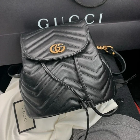 【GUCCI】GG MARMONT MATELASSE BACKPACK GUCCI Calfskin Matelasse GG Marmont Flap Backpack Black